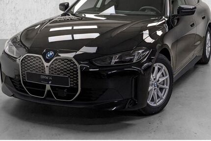 BMW i4 5.900 km 54.940 € Unna 59425