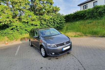 VW Touran 124.000 km 9.300 &euro; Berlin 12619