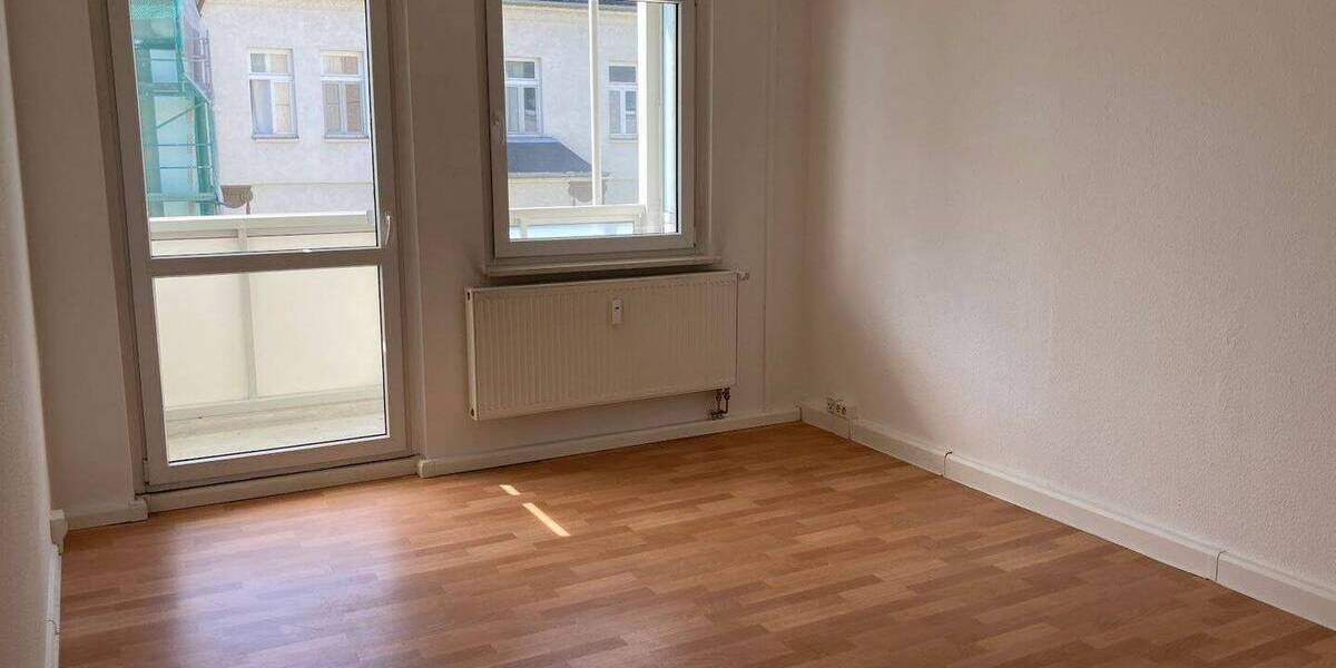 Etagenwohnung Gera Innenstadt - 3 Zimmer, 67 m&sup2;, 405&euro; | Angebot:26919906