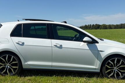VW Golf 132.000 km 15.499 &euro; Hümpfershausen 98634