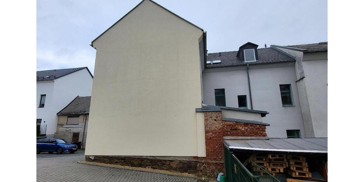 NEU sanierte 3-Raum Wohnung mit neuer Einbauküche im Stadtzentrum von Treuen 3 zimmer