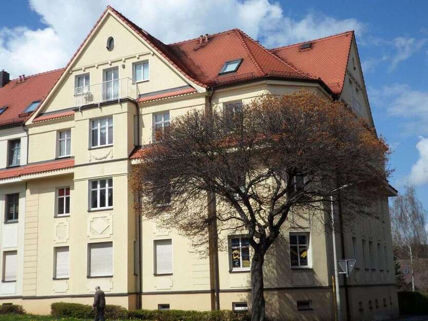 Wohnung zum Mieten in Zwickau 210 € 36.05 m²