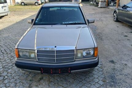 Mercedes-Benz 190 196.118 km 11.800 &euro; Hirschstein 01594