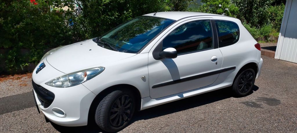 Peugeot 206 144.335 km 1.950 &euro; Lauf an der Pegnitz 91207
