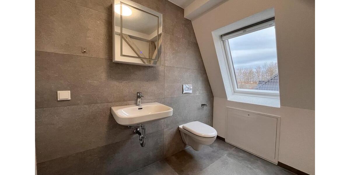 Doppelhaushälfte Zwickau - 3 Zimmer, 95 m&sup2;, 1.950&euro; | Angebot:24817007