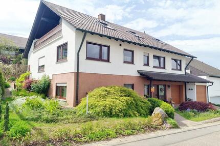 Ruhig & dennoch zentral gelegene Dachgeschoßwohnung mit großem B