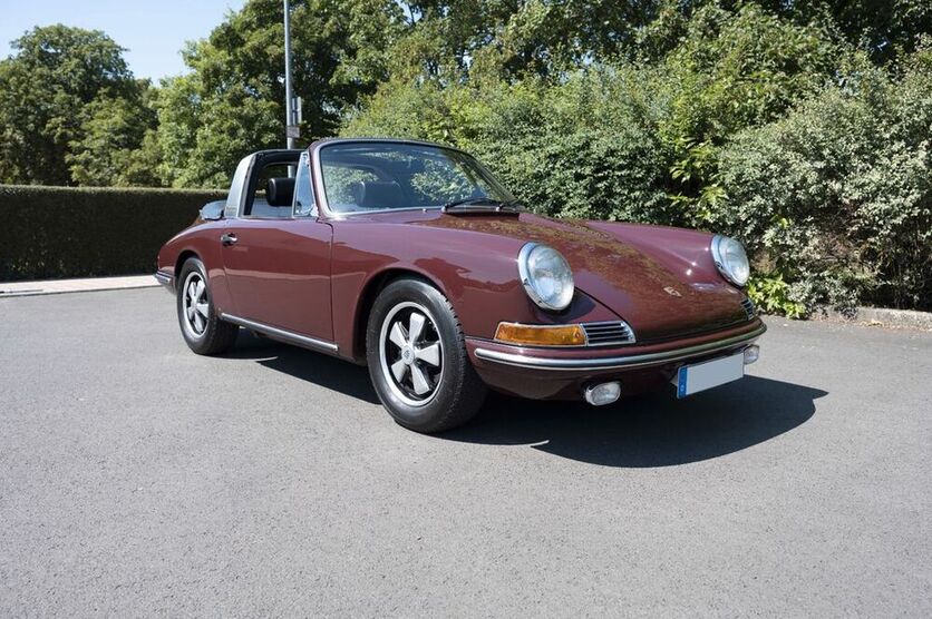 912