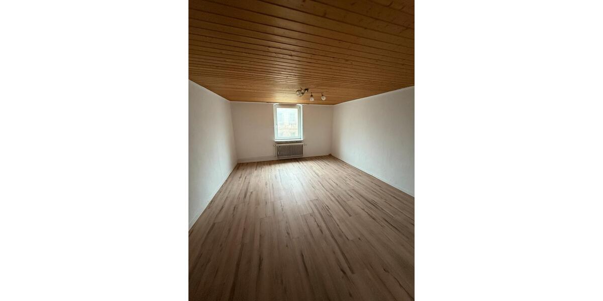 Etagenwohnung Willebadessen - 6 Zimmer, 130 m&sup2;, 1.100&euro; | Angebot:24663464