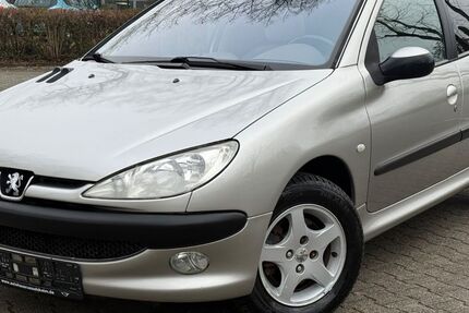 Peugeot 206 150.000 km 2.490 &euro; Rüsselsheim 65428