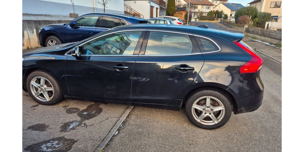 Volvo V40 166.525 km 8.600 &euro; Elchingen 89275