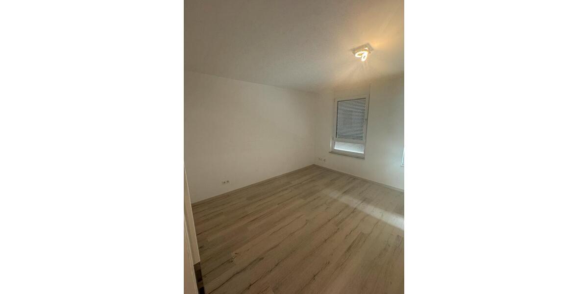 Reihenhaus Essingen - 5 Zimmer, 140 m&sup2;, 400.000&euro; | Angebot:27156393