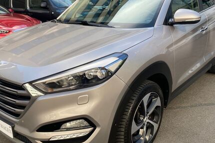 Hyundai TUCSON 139.100 km 14.900 &euro; Hamburg 20099