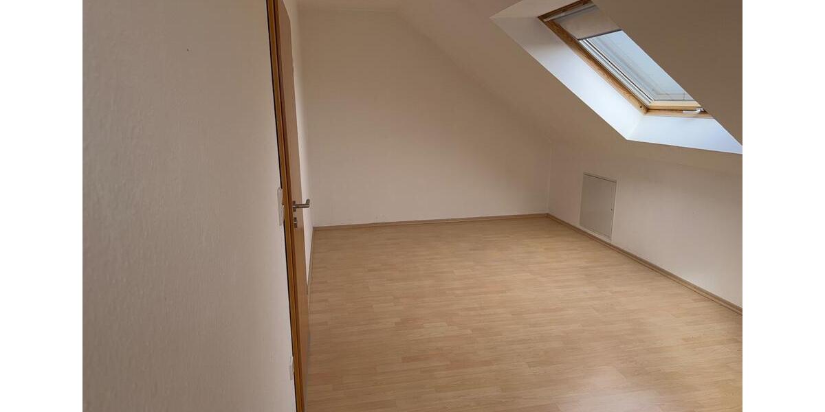 Dachgeschoßwohnung Schloß Holte-Stukenbrock Stukenbrock - 3 Zimmer, 82 m&sup2;, 249.000&euro; | Angebot:23190968
