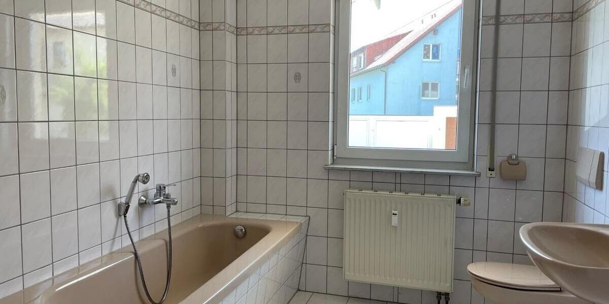 Für Eigennutzer - ruhige Traum-Wohnung mit großem Balkon zur individuellen Gestaltung! - Etagenwohnung Thermalbad Wiesenbad Schönfeld | Angebot:25918346