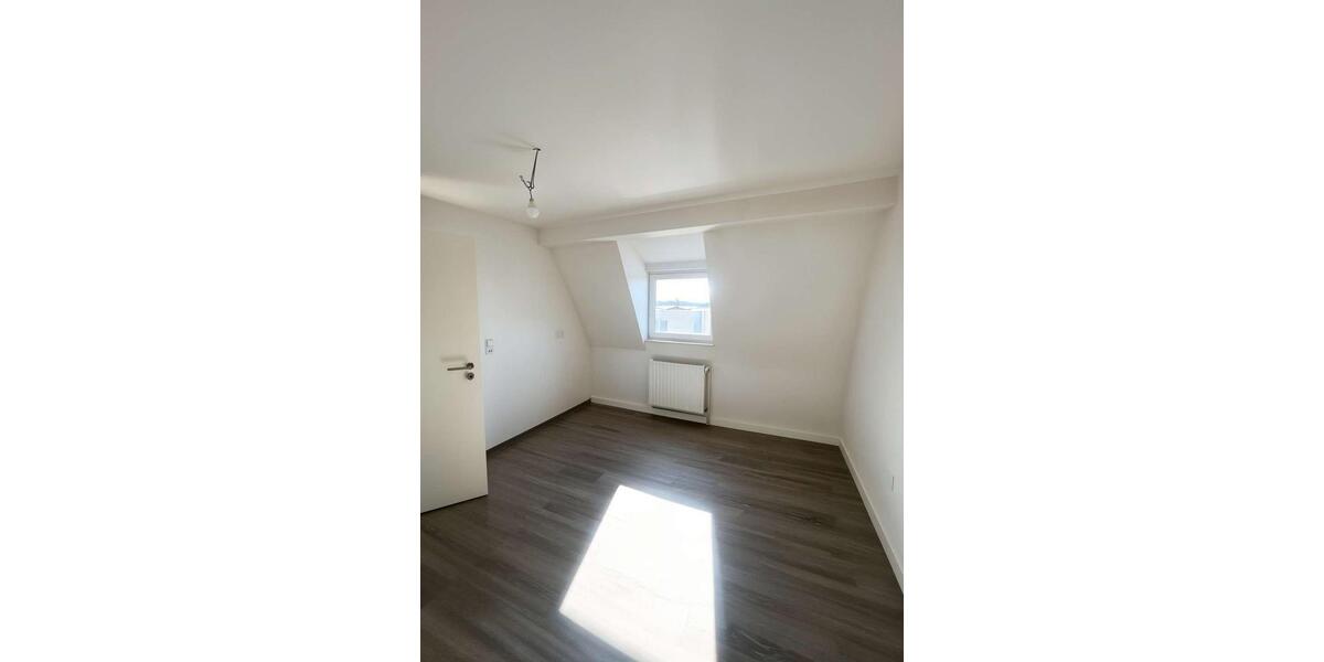 Modern sanierte 4-Zimmer-Dachgeschosswohnung in ruhiger Lage von Recklinghausen 4 zimmer