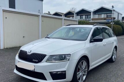 Skoda Octavia 185.000 km 12.900 &euro; Rüsselshein 65428