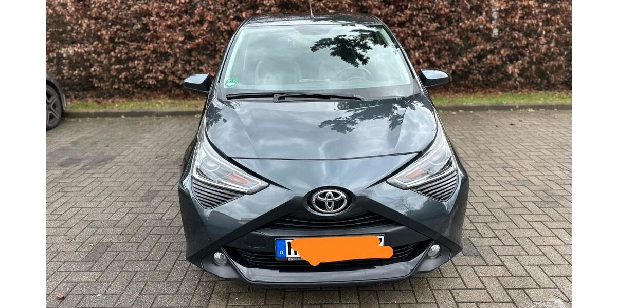 Toyota Aygo (X) 117.000 km 8.900 &euro; Hamburg 22149