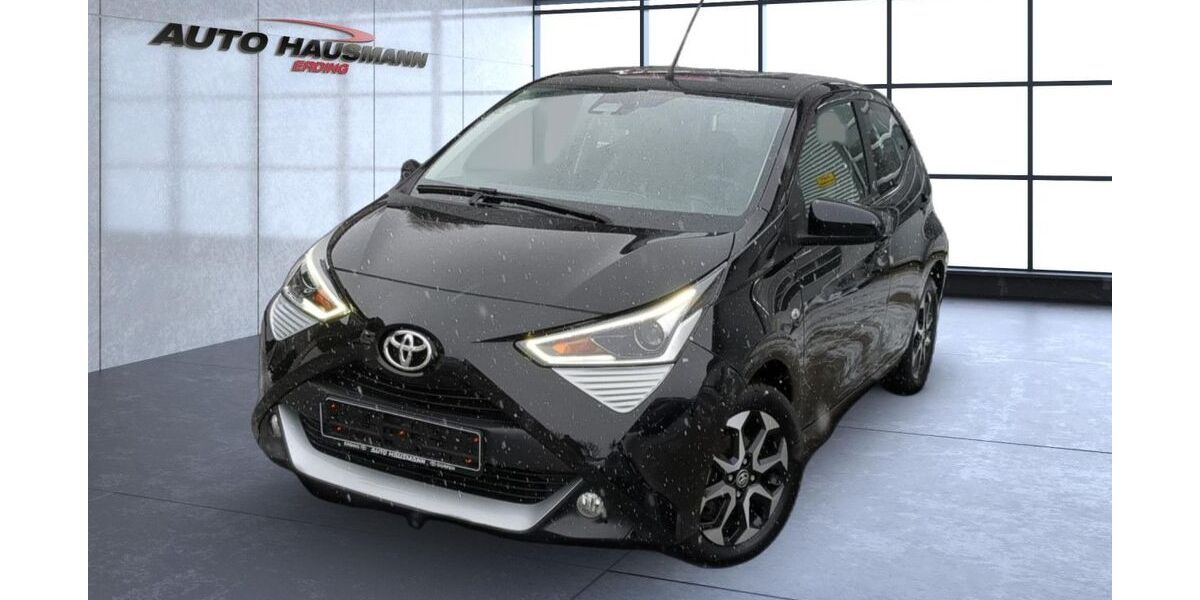 Toyota Aygo (X) 14.000 km 11.450 &euro; Erding 85435