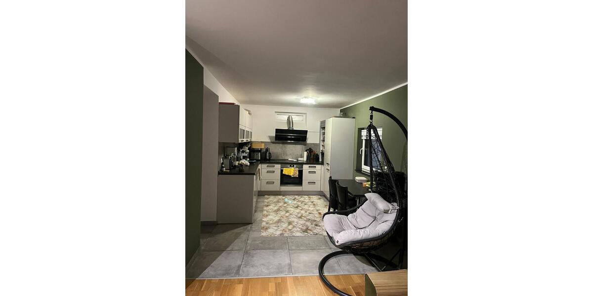 Etagenwohnung Wiesbaden Südost - 5 Zimmer, 130 m&sup2;, 2.200&euro; | Angebot:25017877