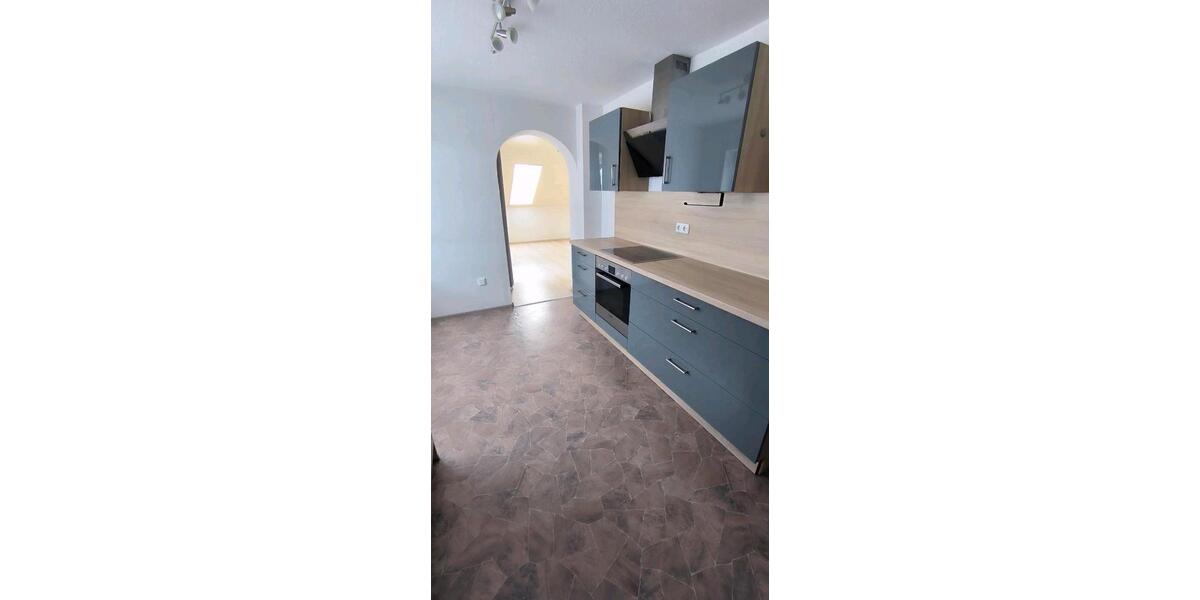 Dachgeschoßwohnung Burglauer - 3 Zimmer, 90 m&sup2;, 650&euro; | Angebot:26327217