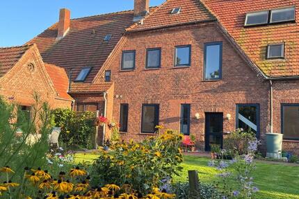 Leben im historischen Schulhaus – Ostseenähe, Gartenidyll, Weite 14 zimmer