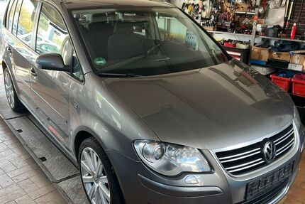 VW Touran 258.500 km 4.990 &euro; Wolfsburg/Vorsfelde 38448
