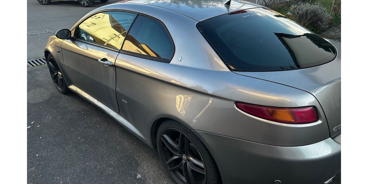 Alfa Romeo GT 267.000 km 1.799 &euro; Oberboihingen 72644