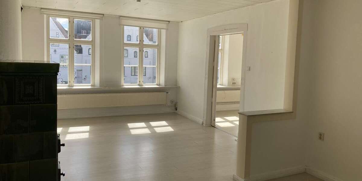 Etagenwohnung Husum - 4 Zimmer, 99 m&sup2;, 941&euro; | Angebot:27132542