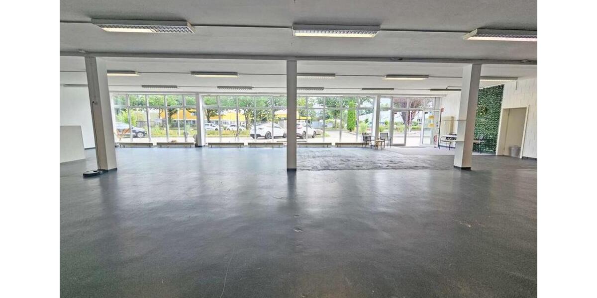 Großzügige helle Ladenfläche in guter Lage zu vermieten zimmer