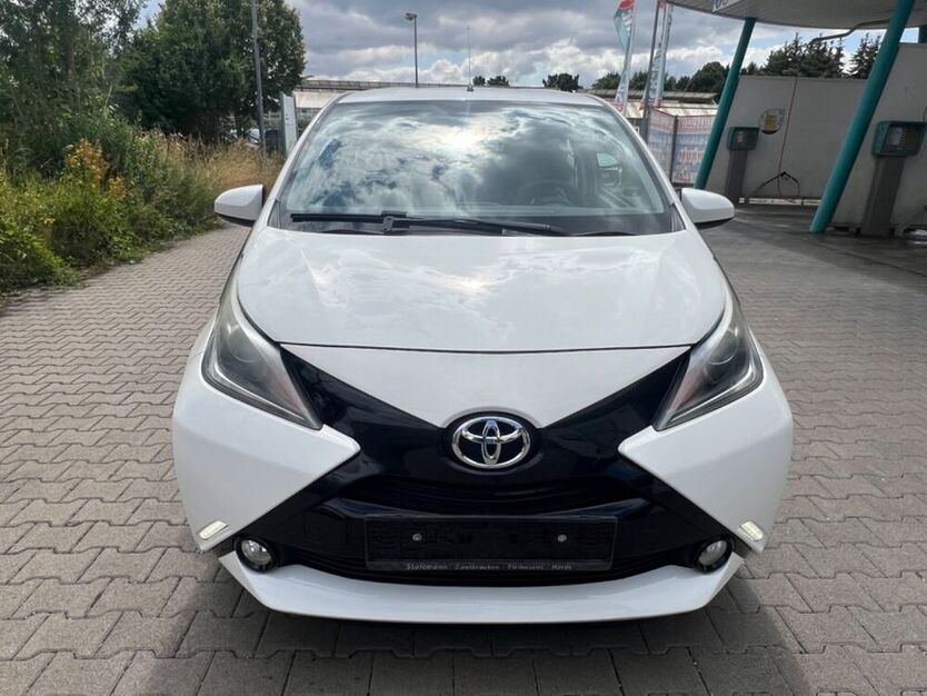 Aygo (X)