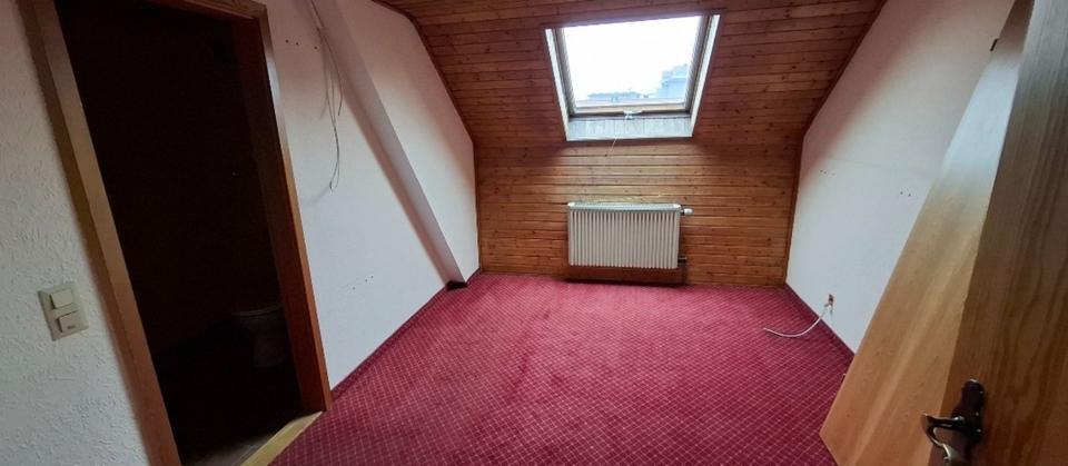 Dachgeschoßwohnung Augsburg Haunstetten-Siebenbrunn - 5 Zimmer, 100 m&sup2;, 1.750&euro; | Angebot:25749854