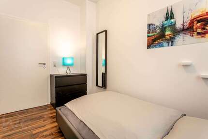 Zimmer Frankfurt Bahnhofsviertel - 1 Zimmer, 650&euro; | Angebot:26836487