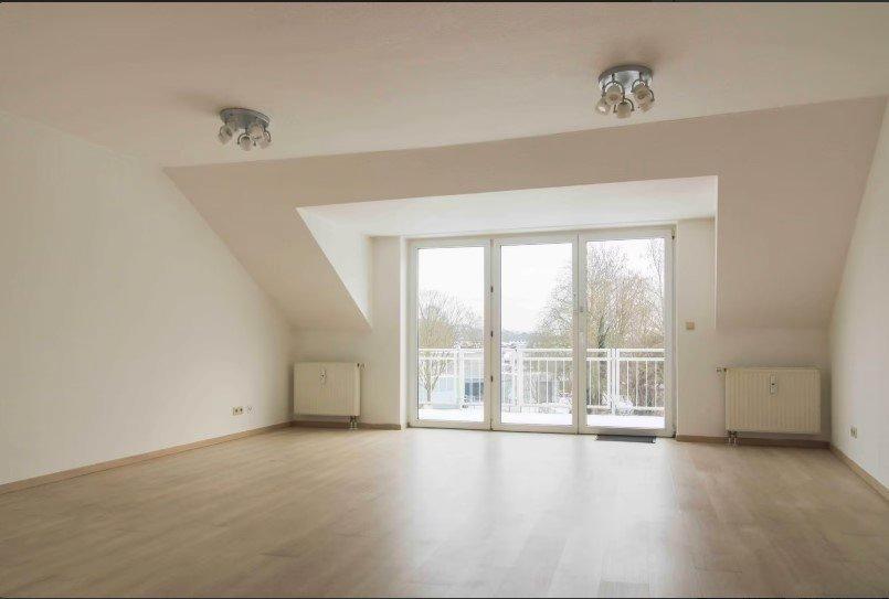 Dachgeschoßwohnung Bremen Gröpelingen - 2 Zimmer, 52 m&sup2;, 800&euro; | Angebot:26246027
