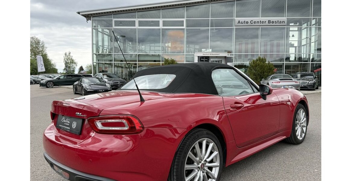 Fiat 124 Spider 1.4 LUSSO/BOSE/SITZHEIZUNG/PARKSENSOR 48.037 km 18.900 &euro; Villingen-Schwenningen 78054