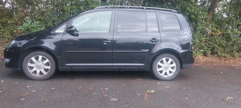VW Touran 151.000 km 5.700 € Münster 48165
