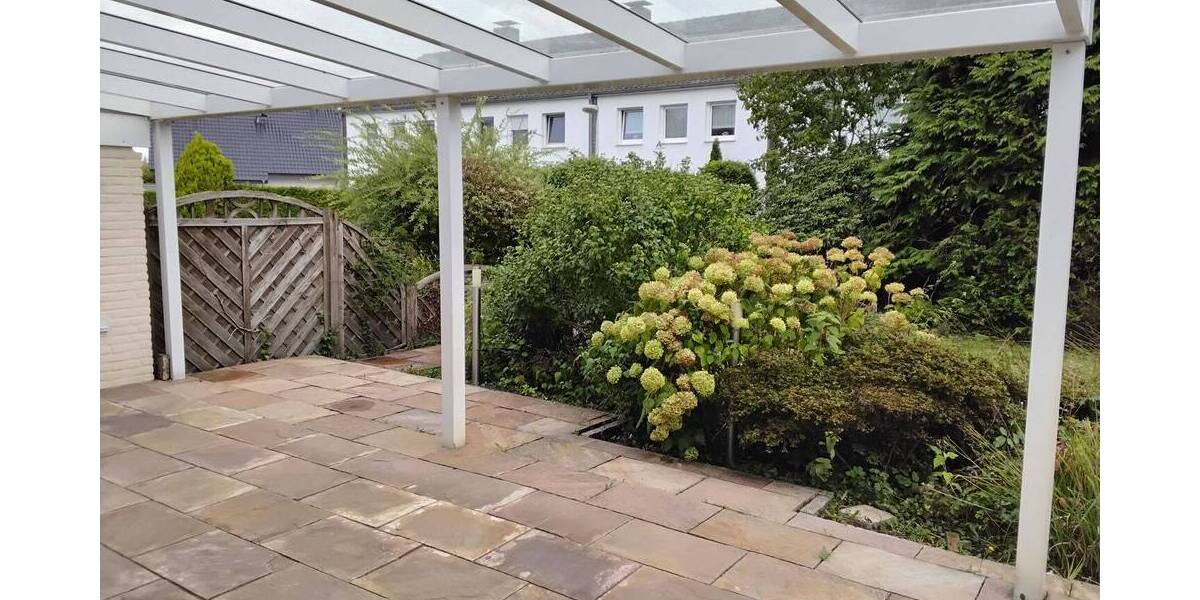 ***BÜSCHER IMMOBILIEN*** RESERVIERT!!! Geräumiges Reihenendhaus mit Vollkeller und 5 Zimmern auf einem Erbpachtgrundstück in zentrumsnaher Wohnlage 5 zimmer