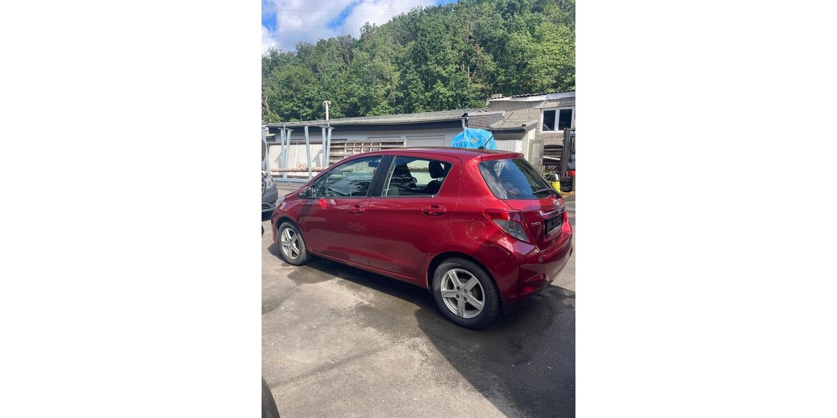 Toyota Yaris 97.000 km 4.999 &euro; Siegen 57072