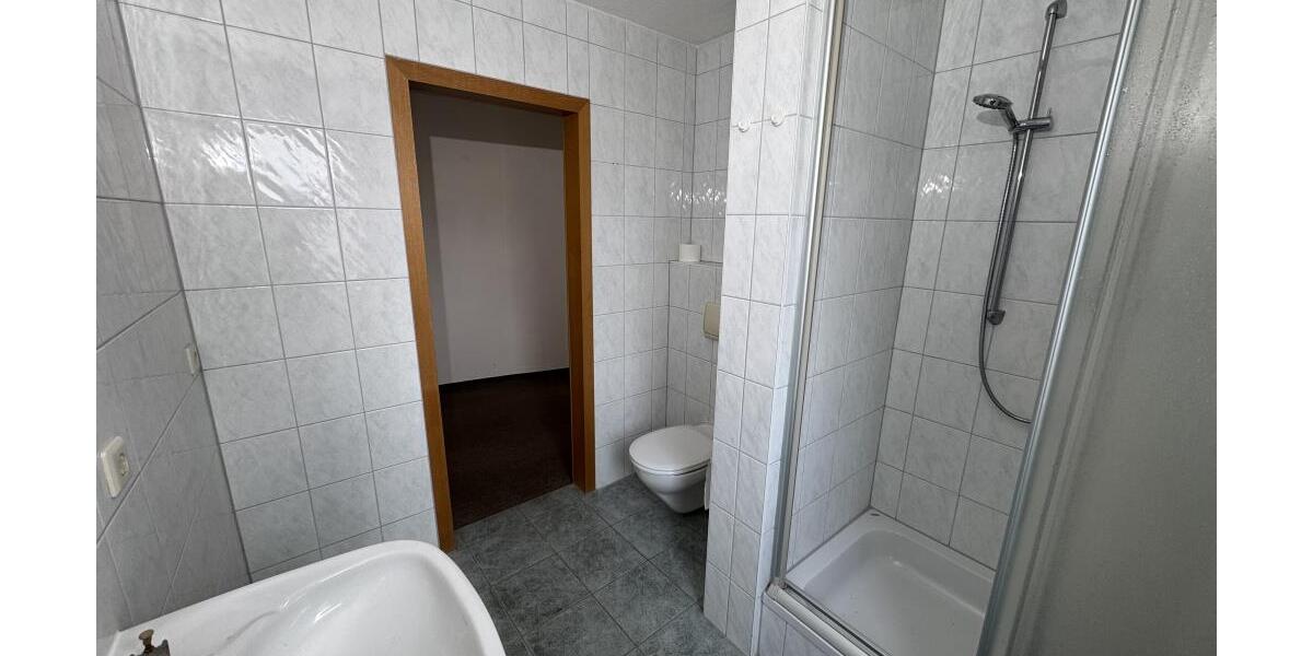 Barrierearmes Wohnen Dachterrasse und Aufzug: 2-Raum Wohnung in der Geraer Innenstadt - Dachgeschoßwohnung Gera Ostviertel | Angebot:26335256