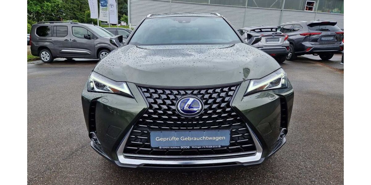 Lexus UX 9.828 km 30.350 € Nürtingen 72622
