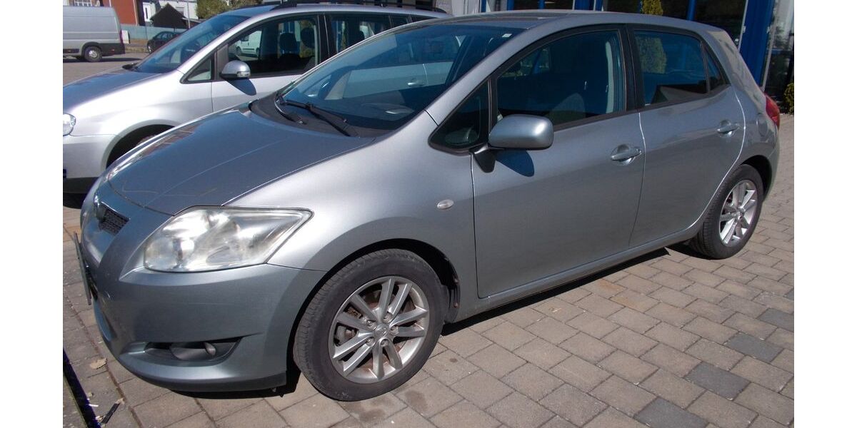 Toyota Auris 109.748 km 4.990 &euro; Kitzingen 97318