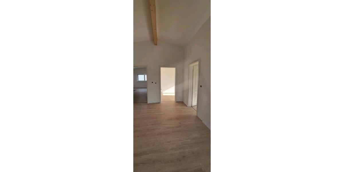 Dachgeschoßwohnung Wiesbaden Dotzheim - 4 Zimmer, 114 m&sup2;, 1.690&euro; | Angebot:24992228