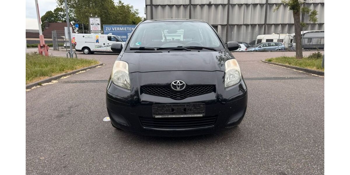 Toyota Yaris 161.000 km 1.700 &euro; Karlsruhe 76185