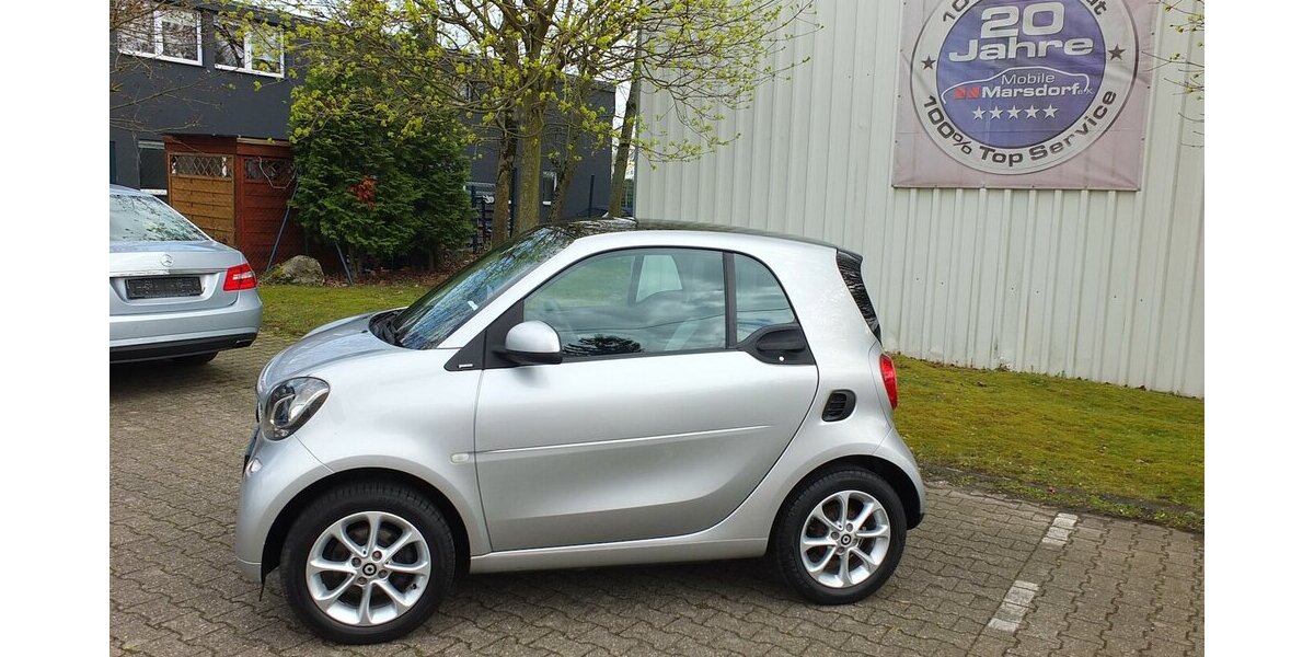 Smart ForTwo WM26:PASSION NAVI PANORAMA KLIMAAUTOMATIK S 96.799 km 7.908 &euro; Köln 50858