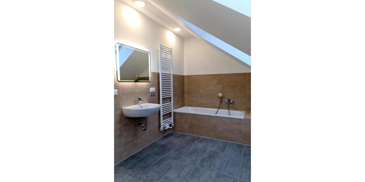 Dachgeschoßwohnung Wandlitz - 1 Zimmer, 54 m&sup2;, 912&euro; | Angebot:26148243