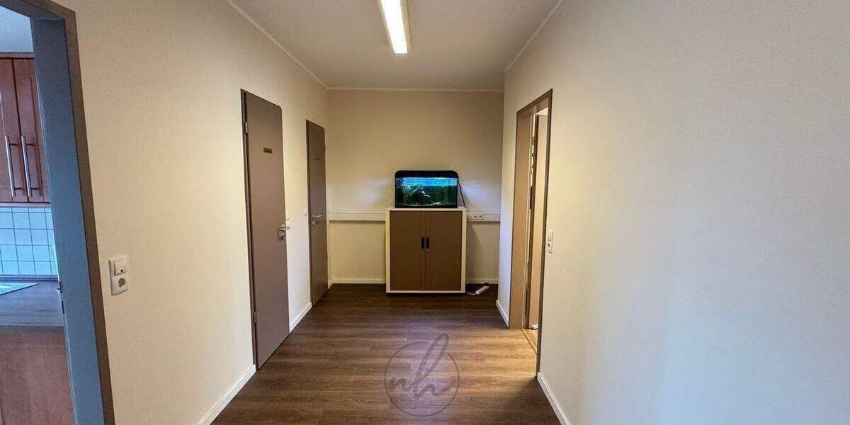 Gewerbeobjekt Barsbüttel - 3 Zimmer, 130 m&sup2;, 1.250&euro; | Angebot:26028160