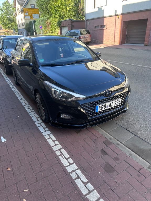 i20