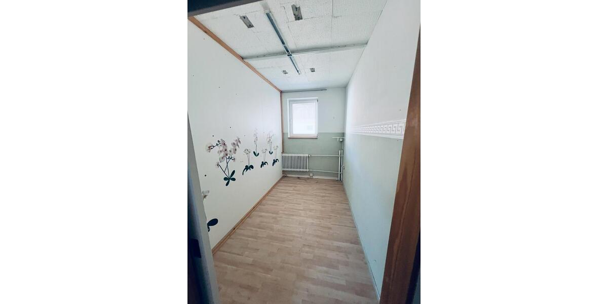 Etagenwohnung Nordendorf - 4 Zimmer, 161 m&sup2;, 2.000&euro; | Angebot:26677294