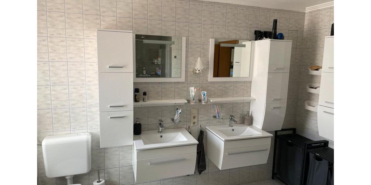Erdgeschoßwohnung Schöfweg - 5 Zimmer, 165 m&sup2;, 1.100&euro; | Angebot:26413845
