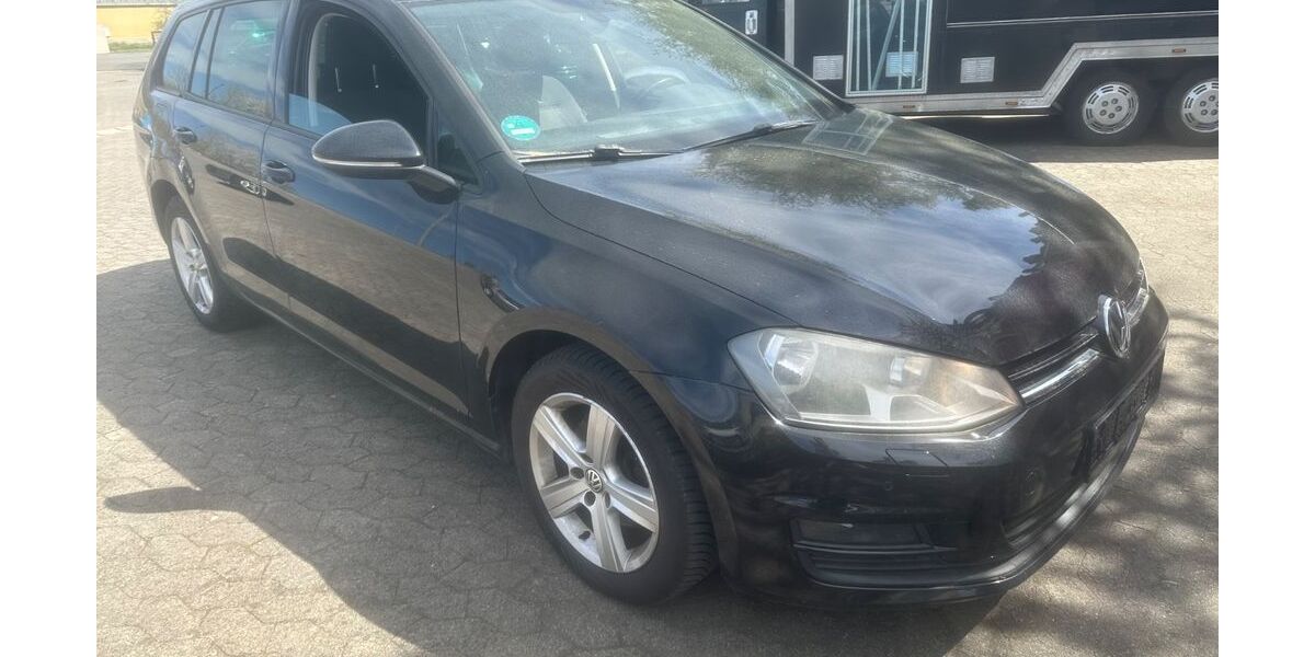 VW Golf 327.000 km 2.650 &euro; Hof 95028