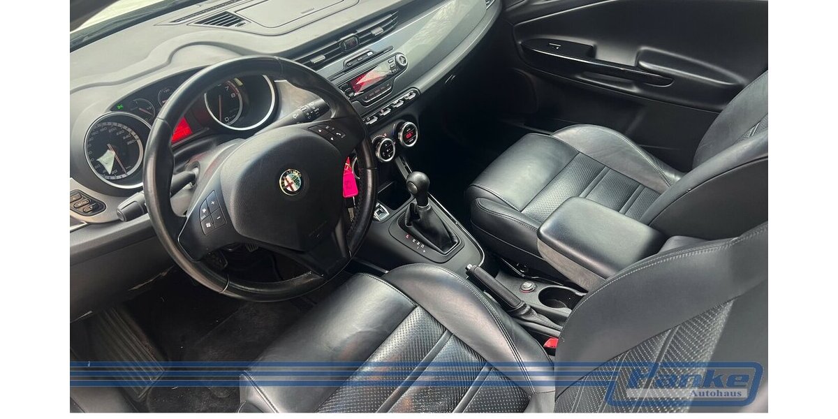 Alfa Romeo Giulietta 1.4 TB Turismo Aut.*BT*SHZ*Leder*Xenon 200.000 km 5.990 &euro; Berlin 13187